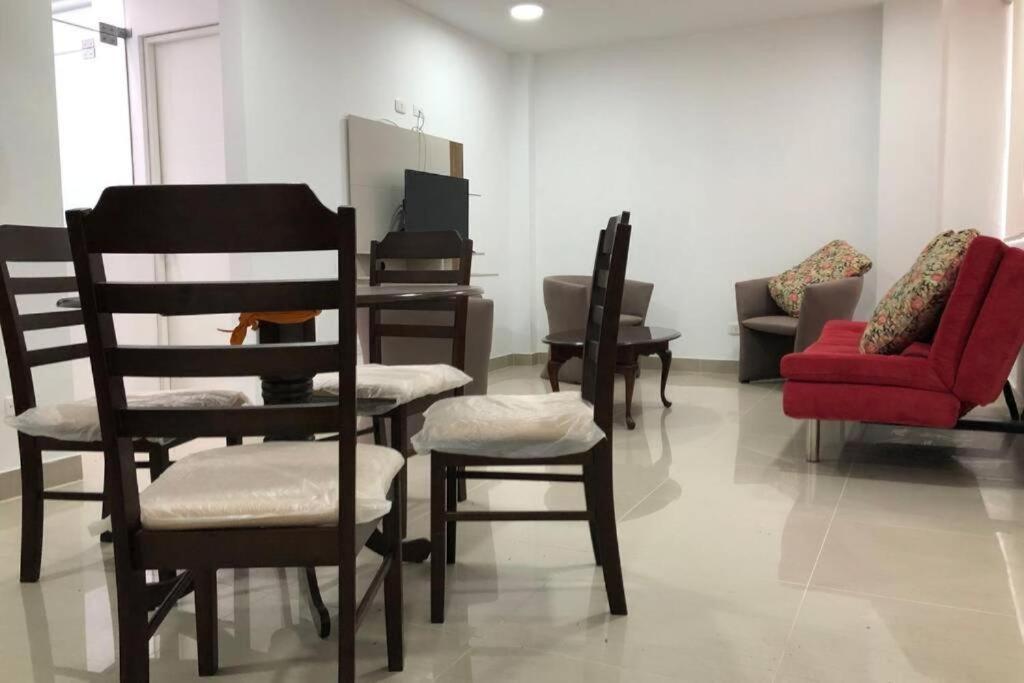 2- Amplio Departamento Remodelado En Miraflores Appartement *